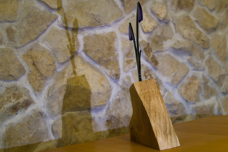 Holzvase roh behauene Seite