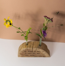 Holzvase3 von oben mit Blumen
