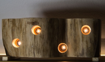 Holzvase4 Licht Detail an